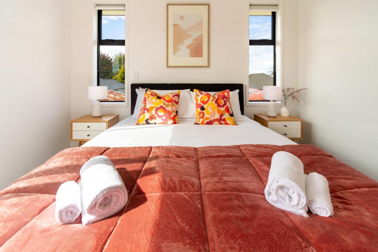 Riccarton 2 Bed 1 Bath W/Garage Apartment Christchurch Bagian luar foto
