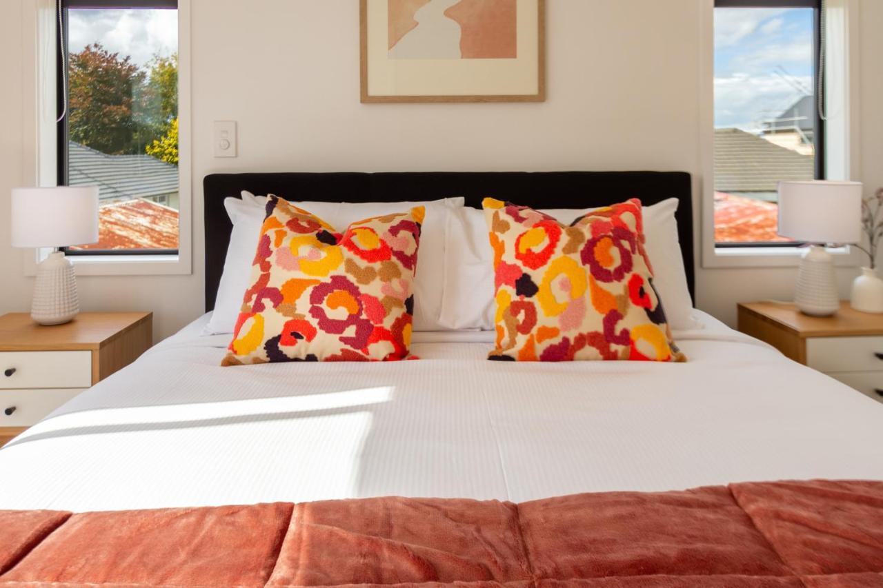 Riccarton 2 Bed 1 Bath W/Garage Apartment Christchurch Bagian luar foto