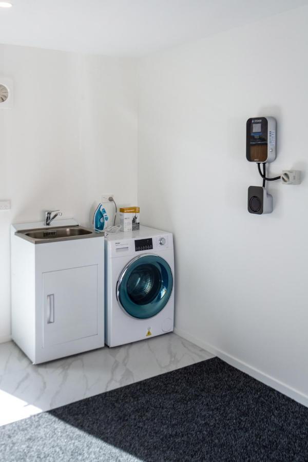Riccarton 2 Bed 1 Bath W/Garage Apartment Christchurch Bagian luar foto