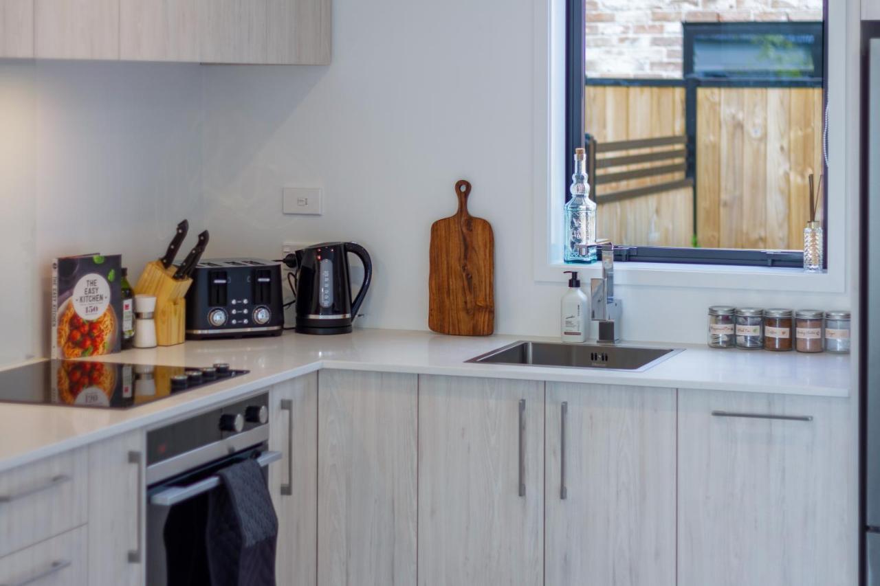 Riccarton 2 Bed 1 Bath W/Garage Apartment Christchurch Bagian luar foto