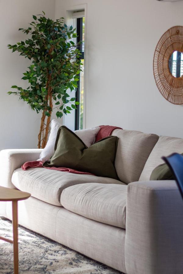 Riccarton 2 Bed 1 Bath W/Garage Apartment Christchurch Bagian luar foto